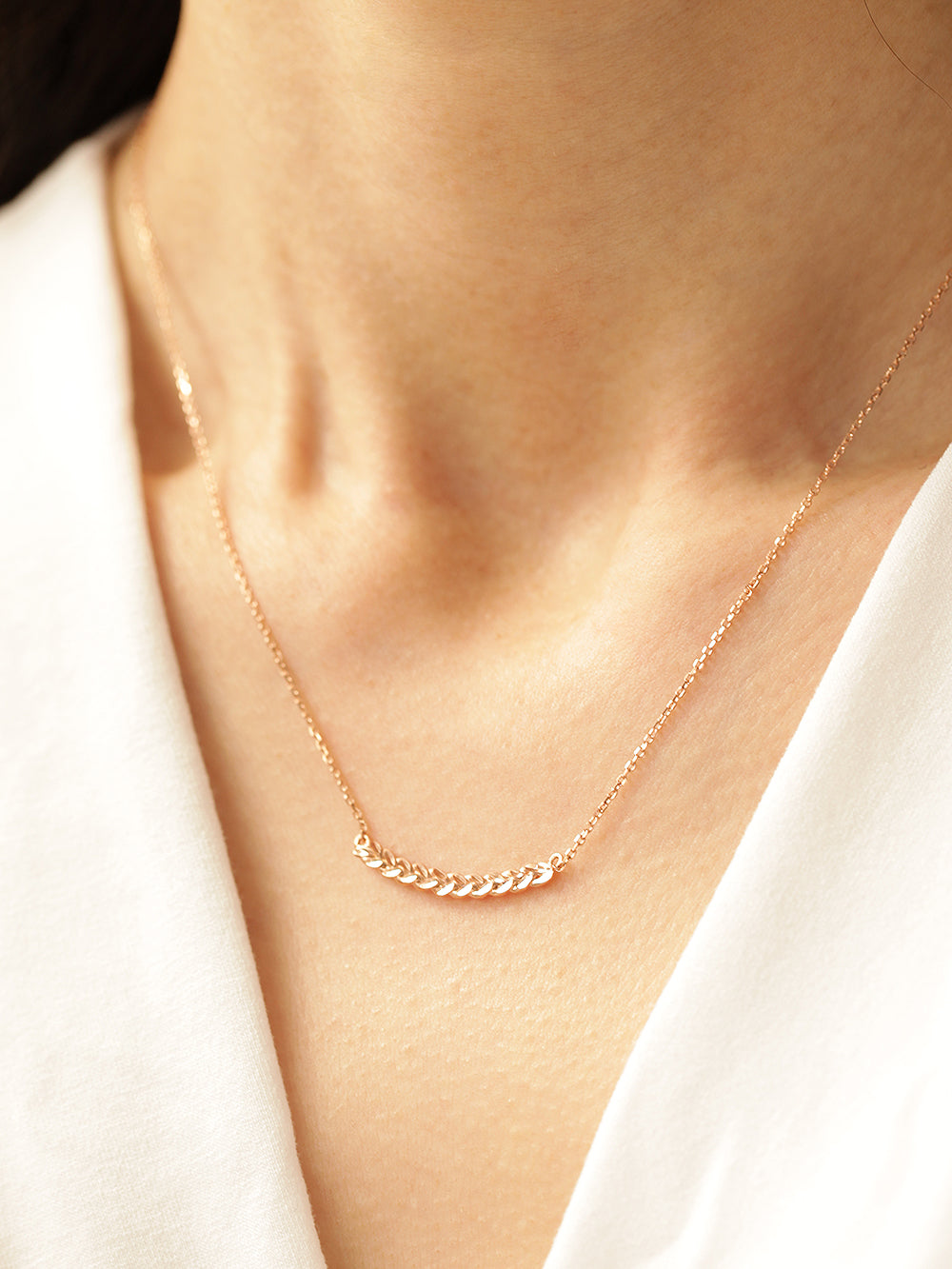 14K 18K Gold Curve Knot Chain Necklace