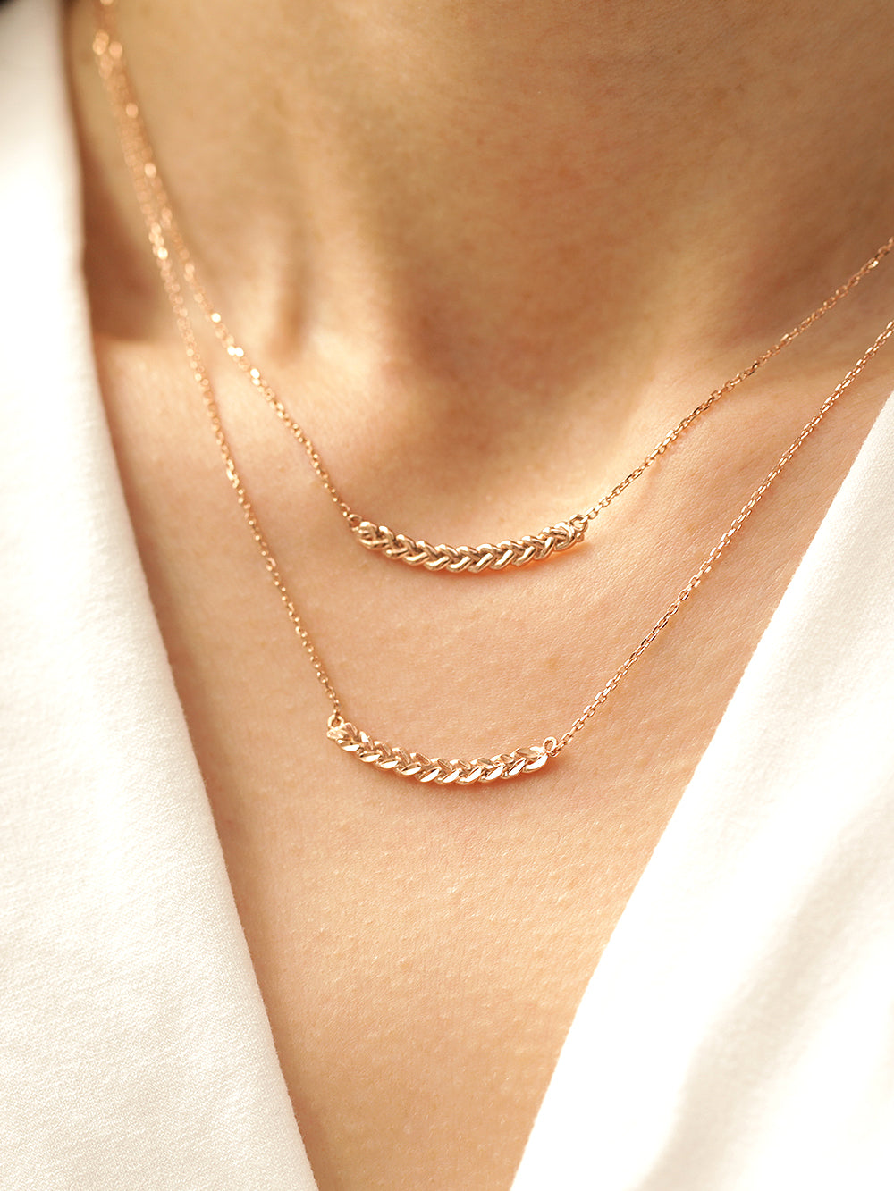 14K 18K Gold Curve Knot Chain Necklace