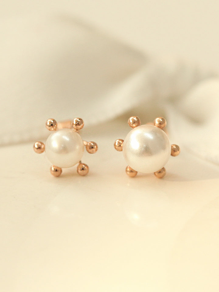 14K Gold Triple Flower Pearl Cartilage Earring 18G16G