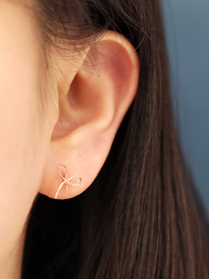 14K Gold Ribbon Stud Earring