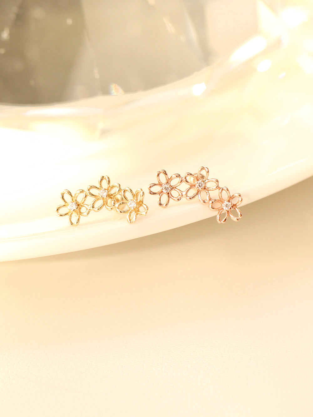 14K Gold Triple Petals Cartilage Earring 20G18G16G