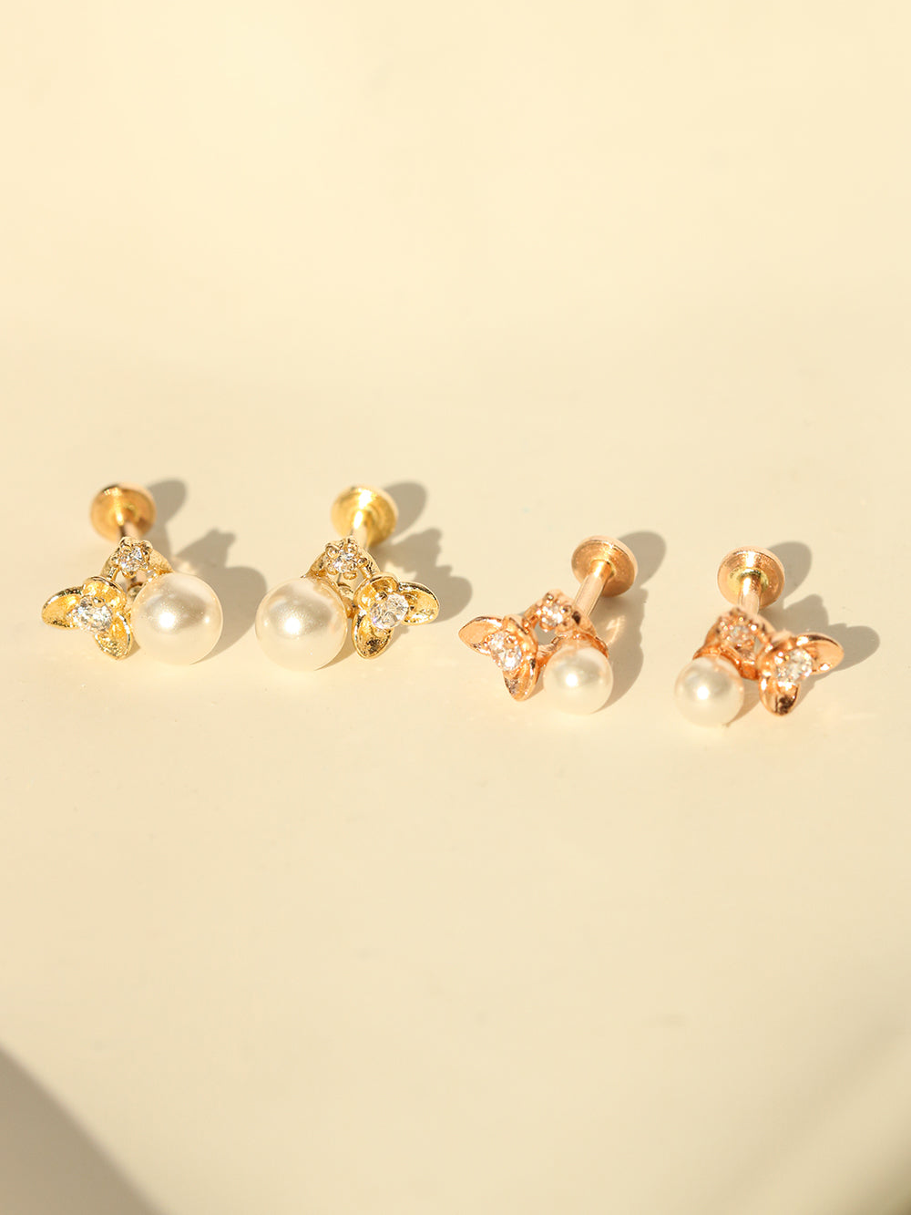 14K Gold Flower Pearl Internally Threaded Labret Piercing 18G16G