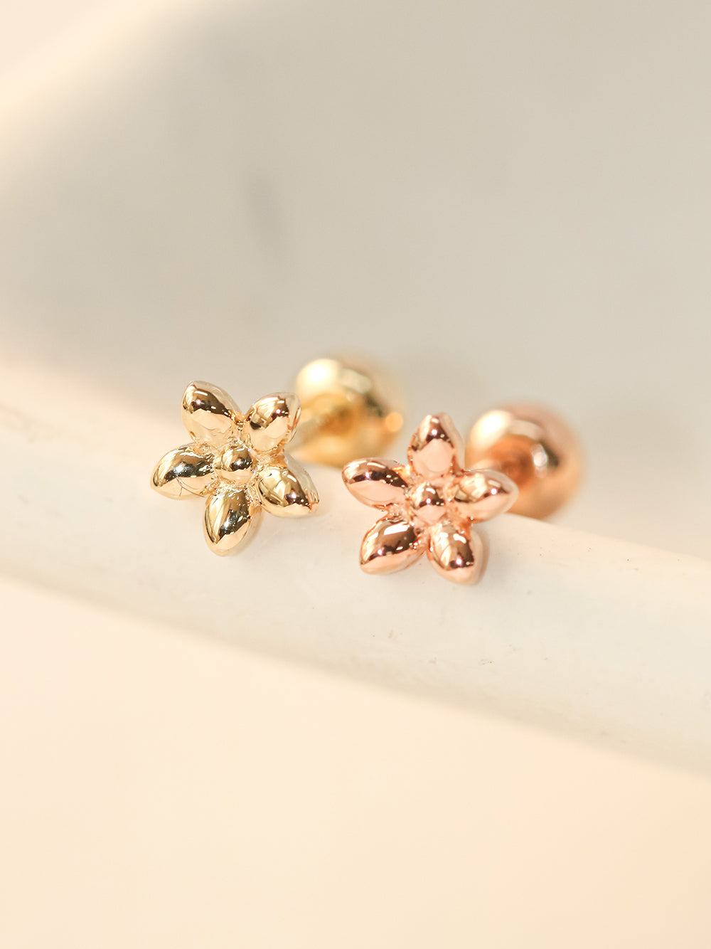 14K Gold Wild Flower Cartilage Earring 20G18G16G