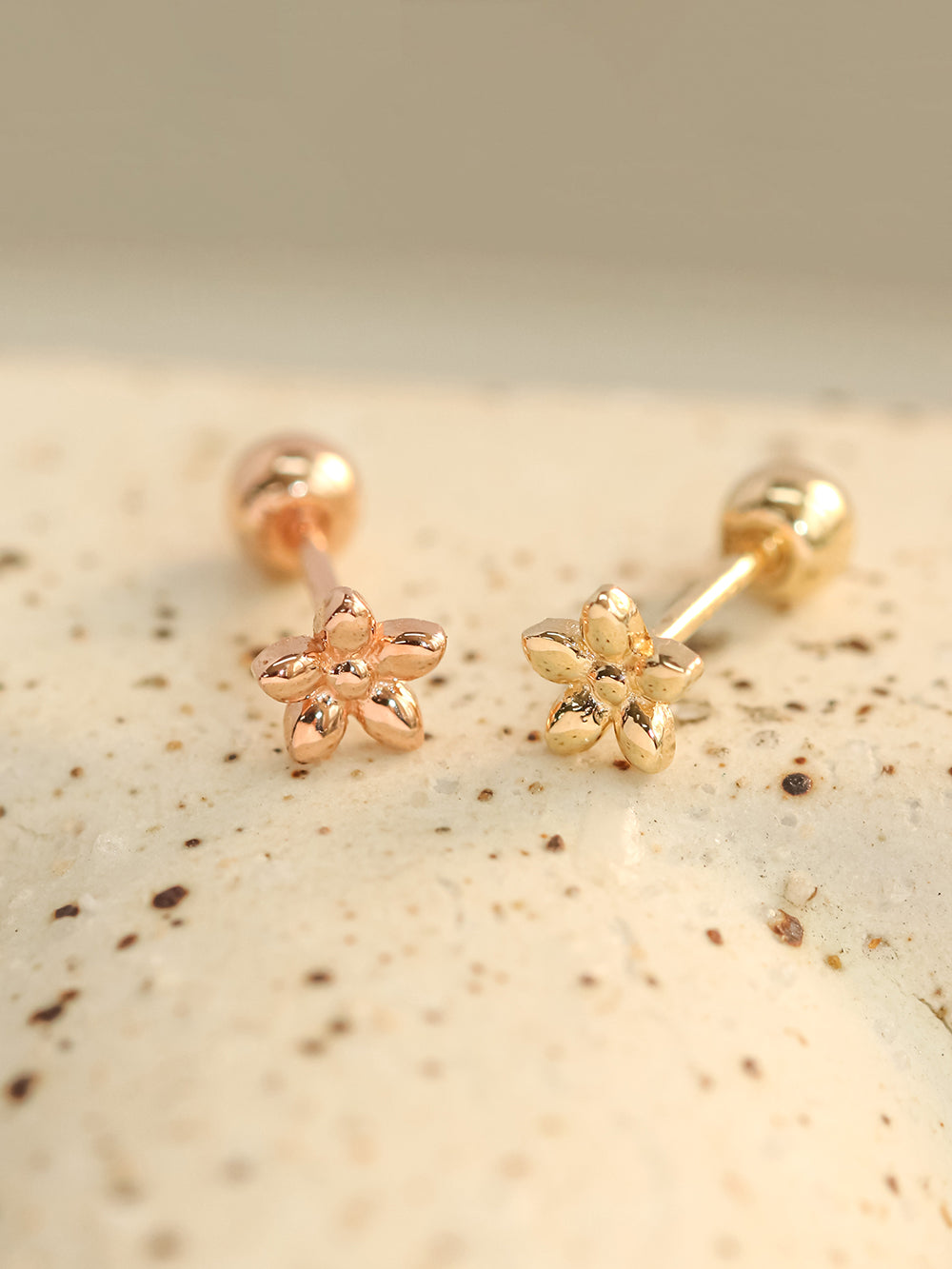 14K Gold Wild Flower Cartilage Earring 20G18G16G