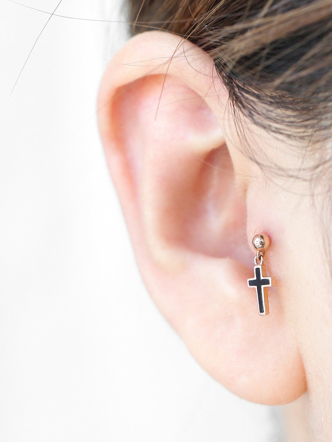 14K Gold Cross / Heart Cartilage earring 20g