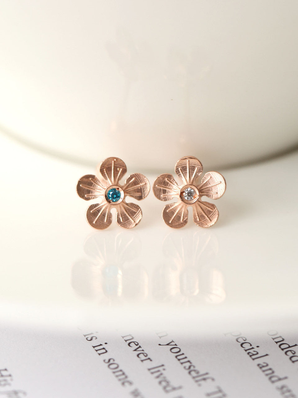 14K Gold Open Flower Cartilage Earring 18G16G