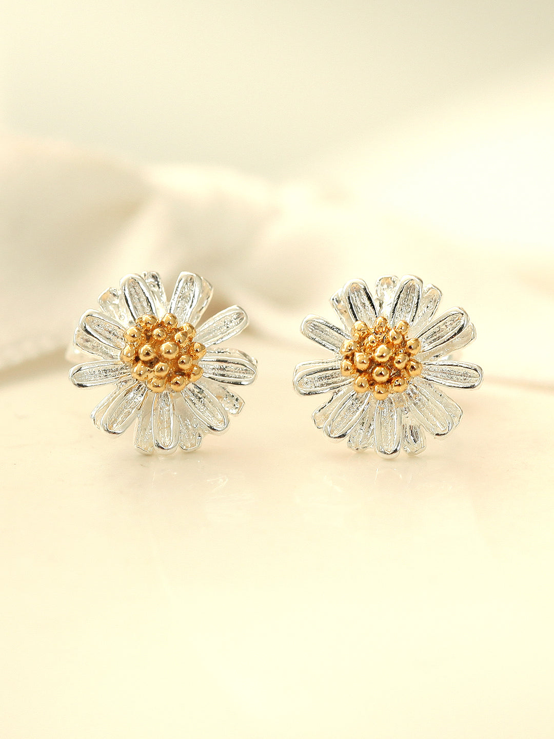 925 Silver Daisy Stud Earring