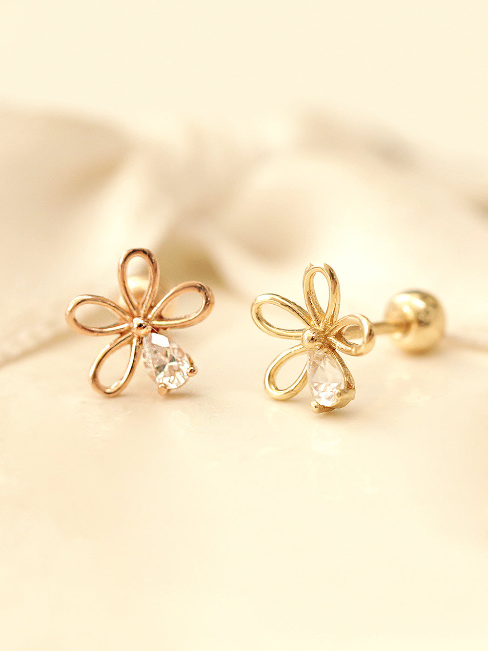 14K Gold Cubic Flower Cartilage Earring 20G18G