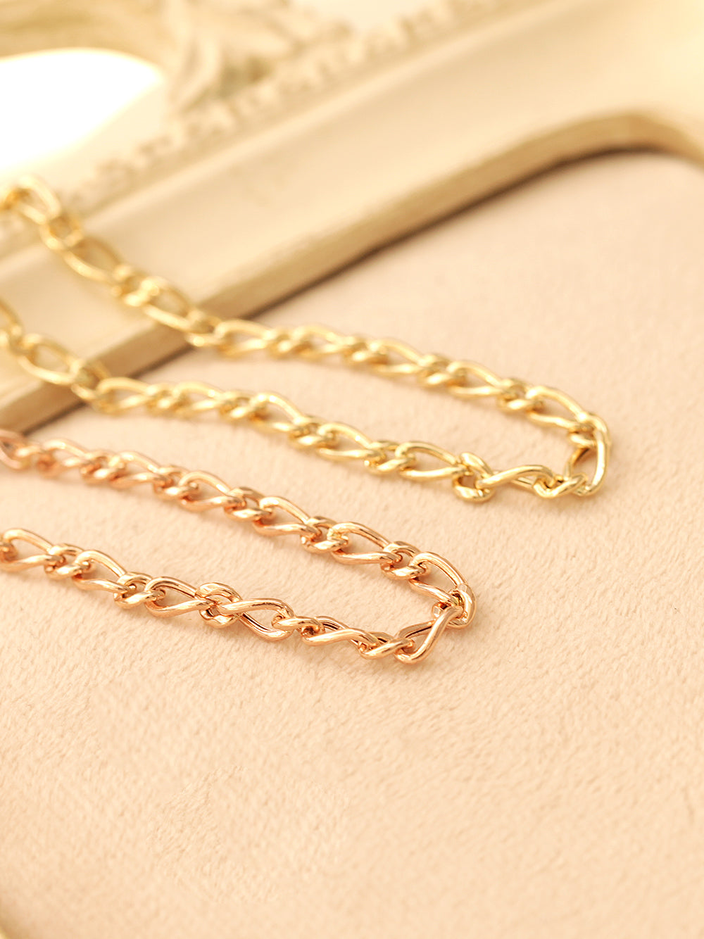 14K Gold Hollow Knot Chain Bracelet